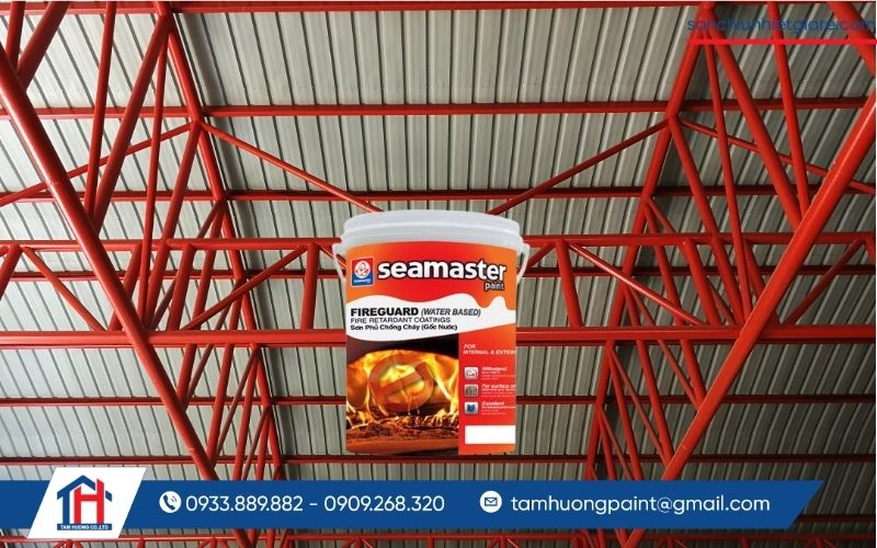 Loại bỏ hoàn toàn các vết gỉ, dầu mỡ, bụi bẩn và lớp sơn cũ trước khi thi công sơn chống cháy