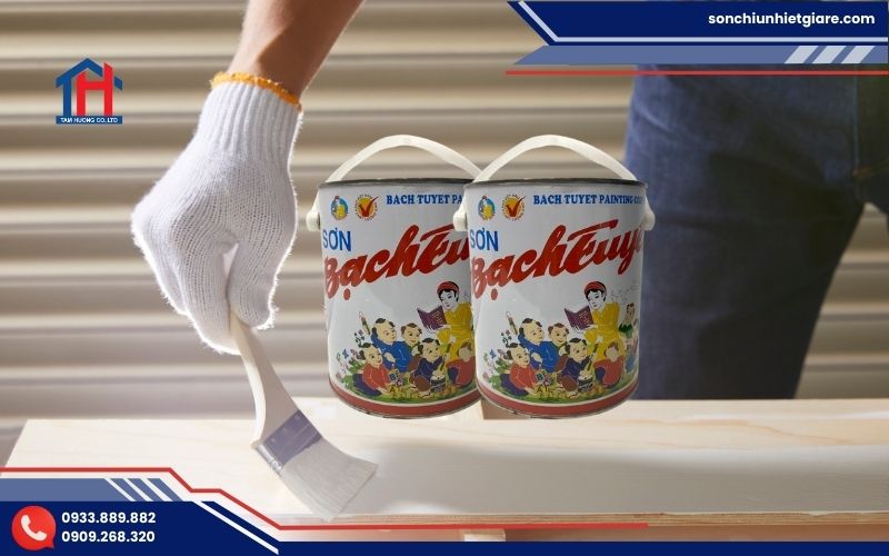 Sơn Dầu Bạch Tuyết Màu Trắng được ưa chuộng nhờ khả năng bám dính tốt